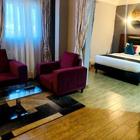 La Rochelle Hotel Yaoundé エクステリア 写真