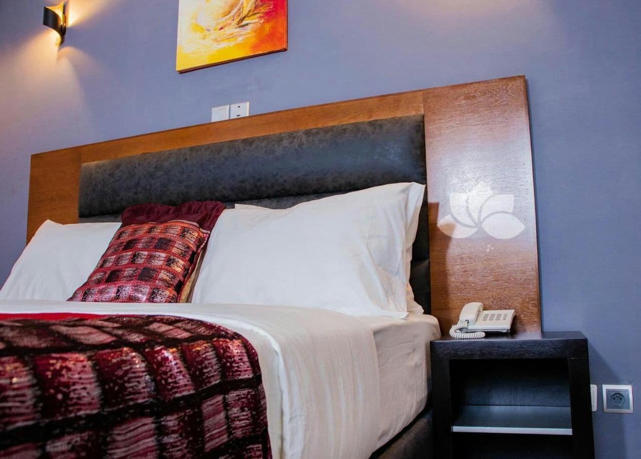 La Rochelle Hotel Yaoundé エクステリア 写真
