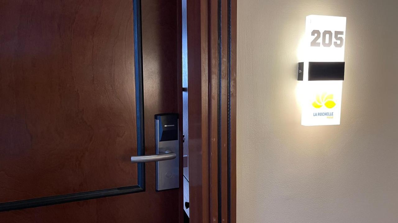 La Rochelle Hotel Yaoundé エクステリア 写真