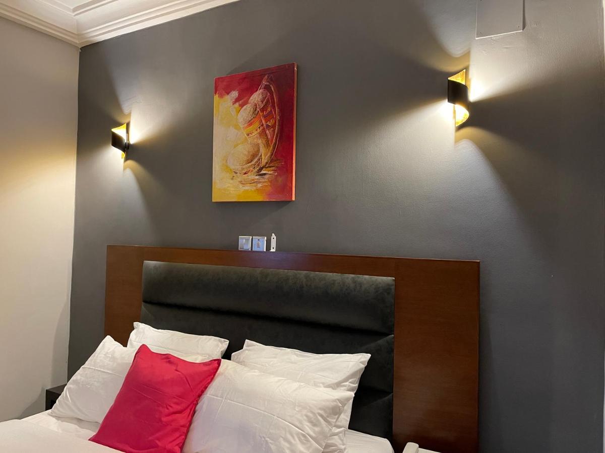 La Rochelle Hotel Yaoundé エクステリア 写真