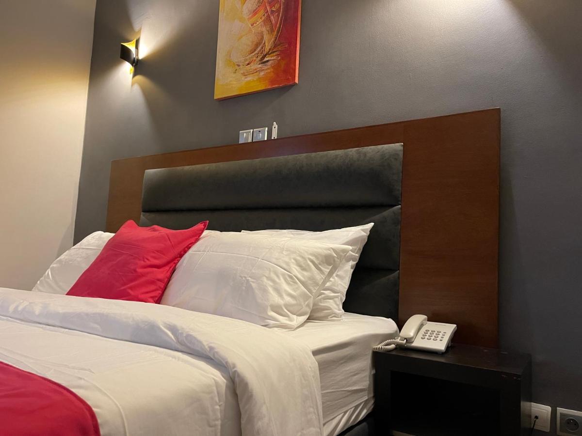 La Rochelle Hotel Yaoundé エクステリア 写真