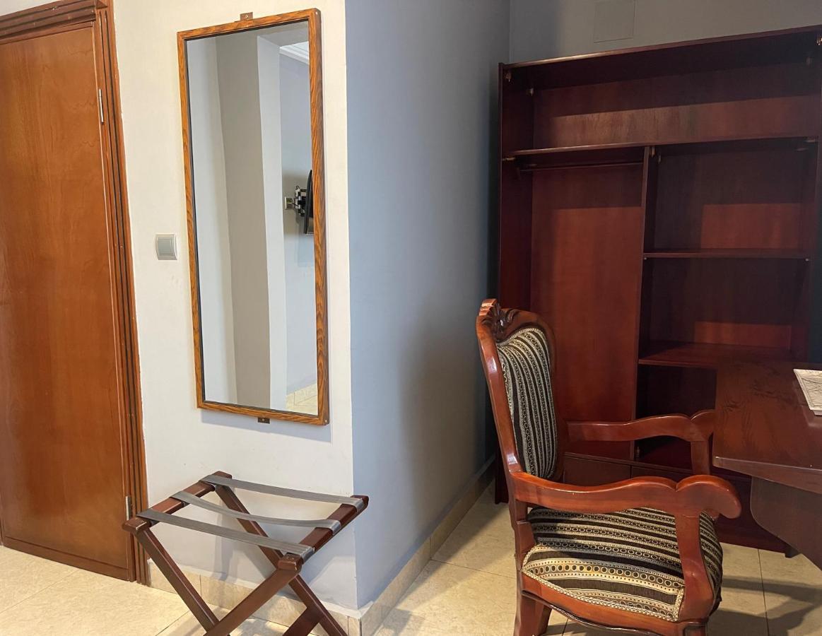 La Rochelle Hotel Yaoundé エクステリア 写真