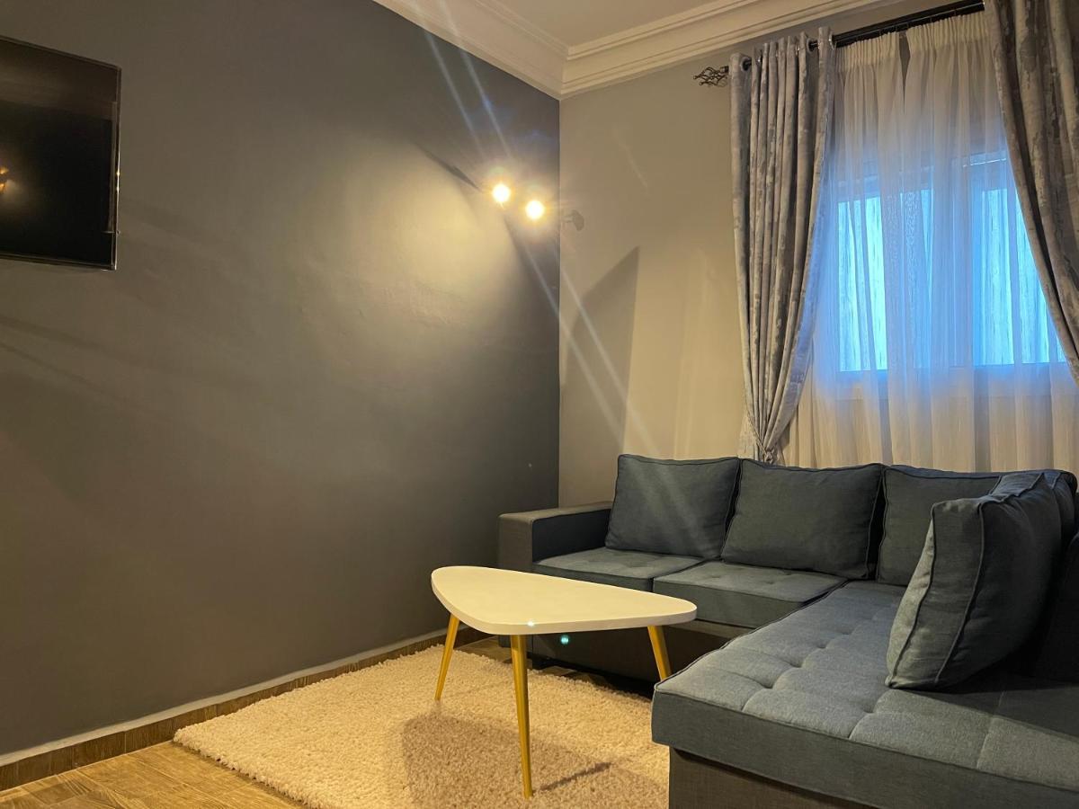 La Rochelle Hotel Yaoundé エクステリア 写真