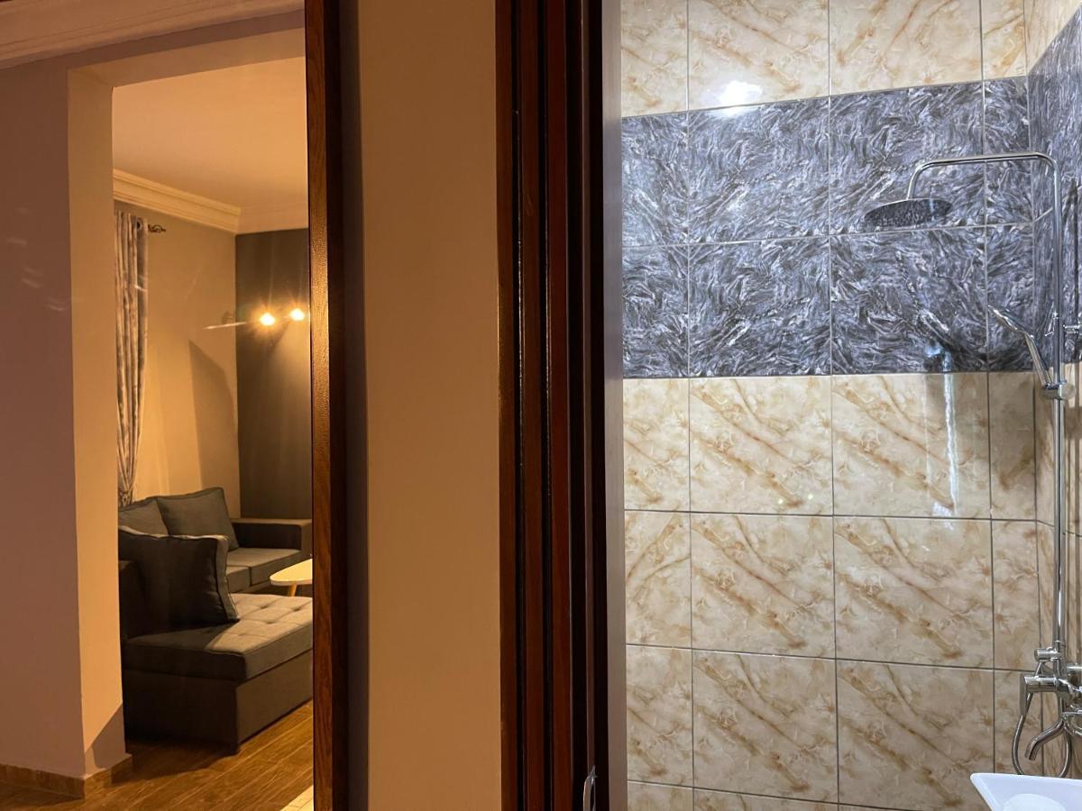 La Rochelle Hotel Yaoundé エクステリア 写真