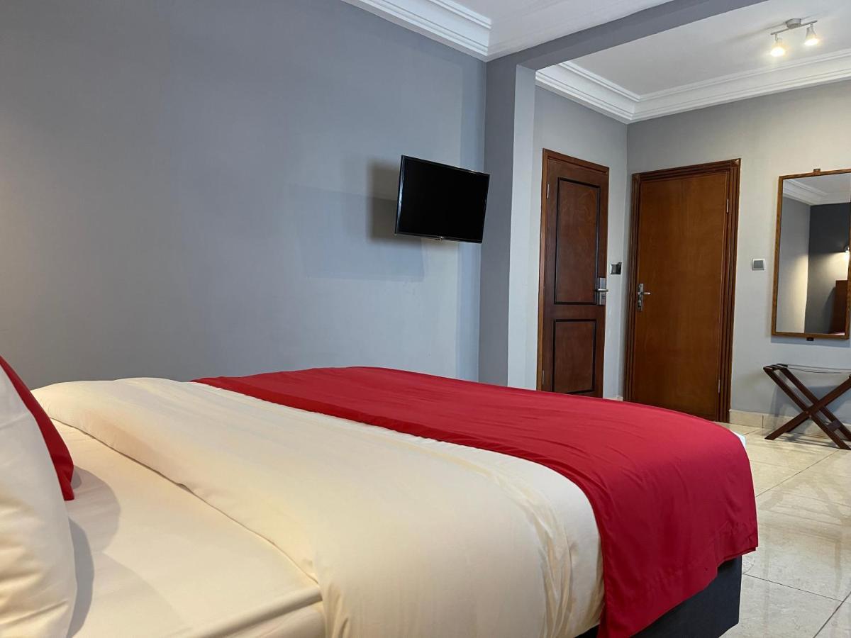 La Rochelle Hotel Yaoundé エクステリア 写真
