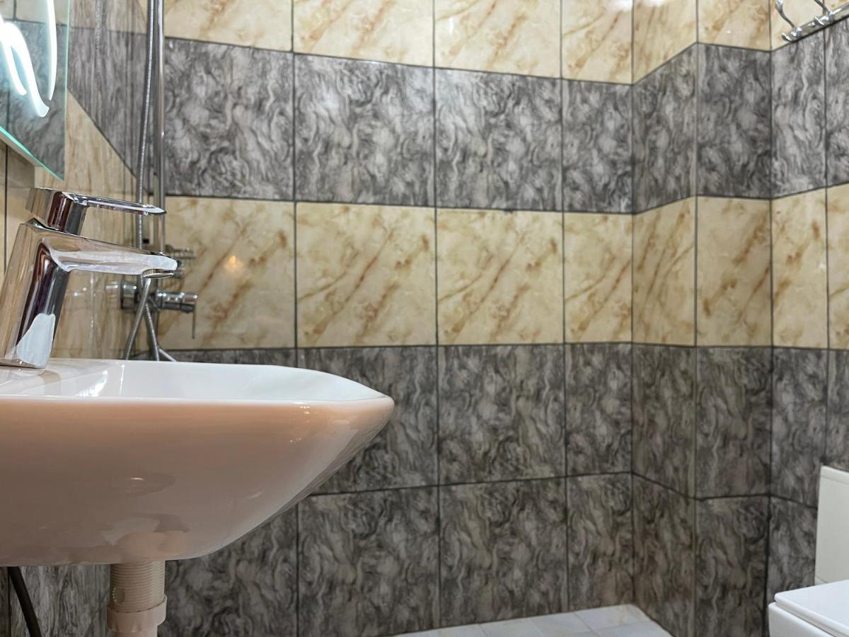 La Rochelle Hotel Yaoundé エクステリア 写真
