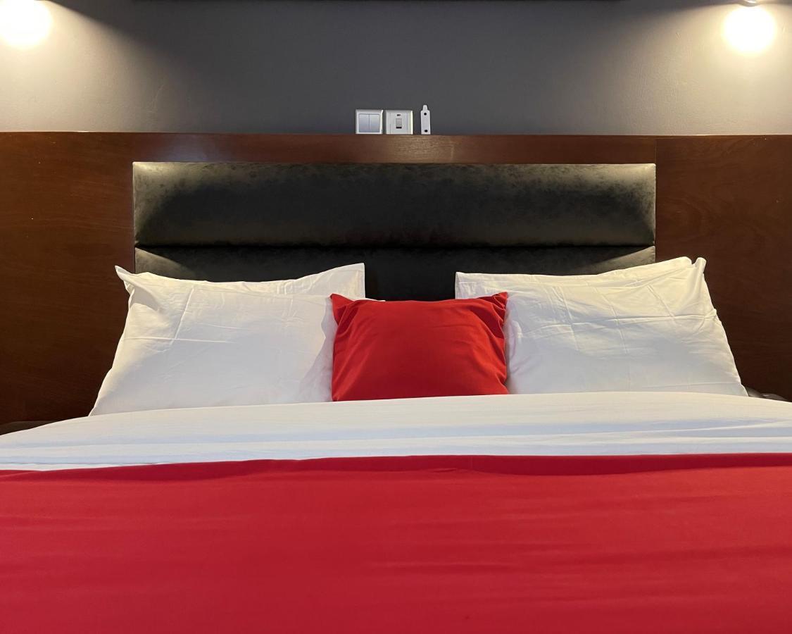 La Rochelle Hotel Yaoundé エクステリア 写真