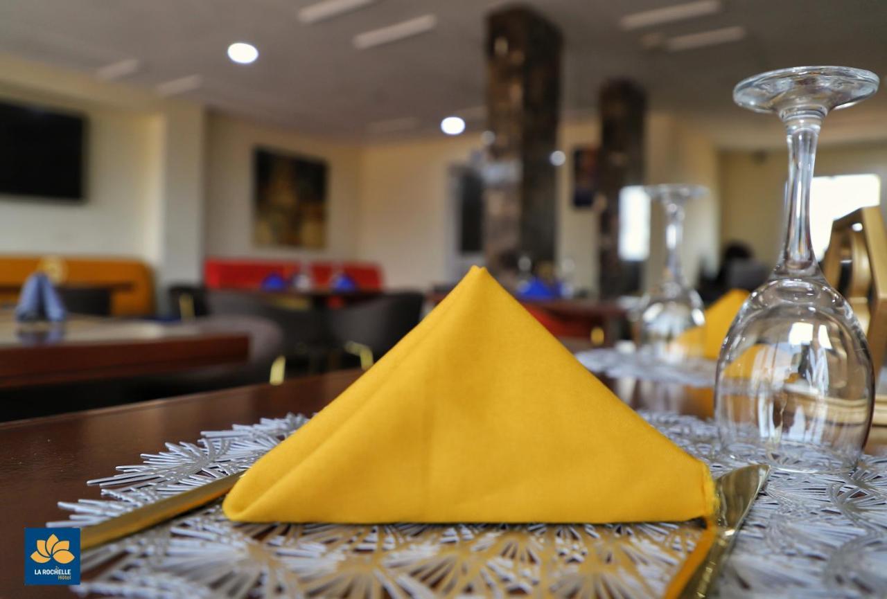 La Rochelle Hotel Yaoundé エクステリア 写真