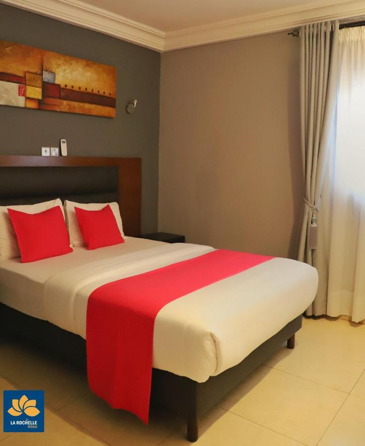 La Rochelle Hotel Yaoundé エクステリア 写真