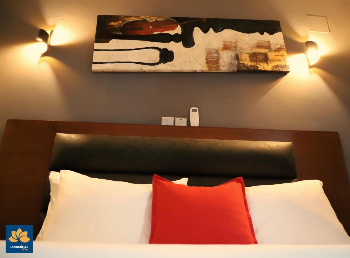 La Rochelle Hotel Yaoundé エクステリア 写真