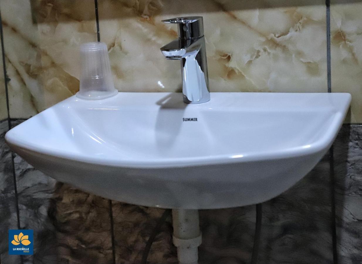 La Rochelle Hotel Yaoundé エクステリア 写真