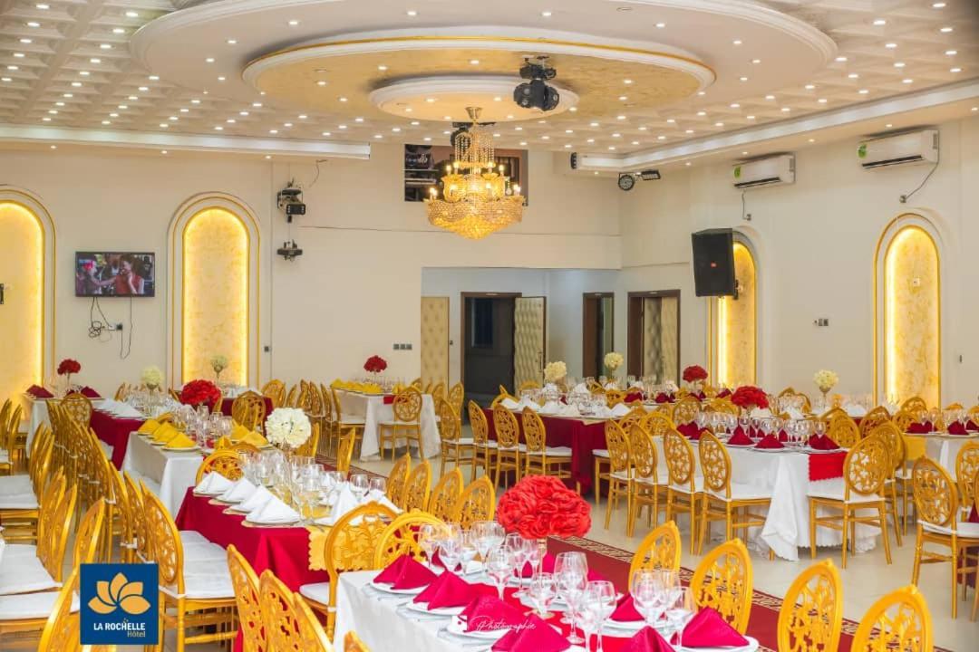 La Rochelle Hotel Yaoundé エクステリア 写真