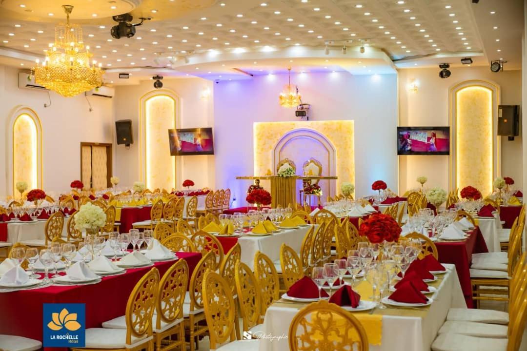La Rochelle Hotel Yaoundé エクステリア 写真
