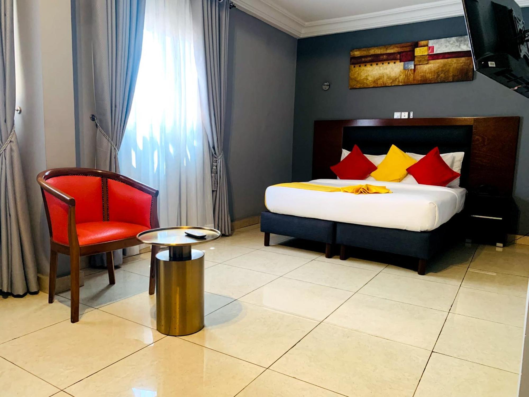 La Rochelle Hotel Yaoundé エクステリア 写真